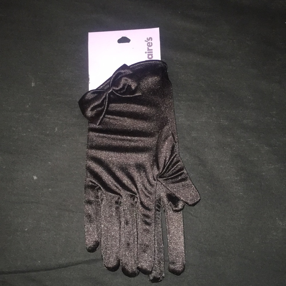 Black Gloves